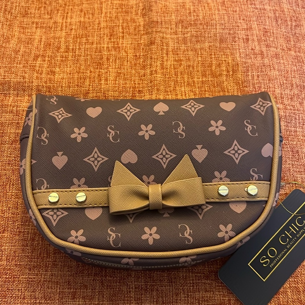 Cosmetic dome bag